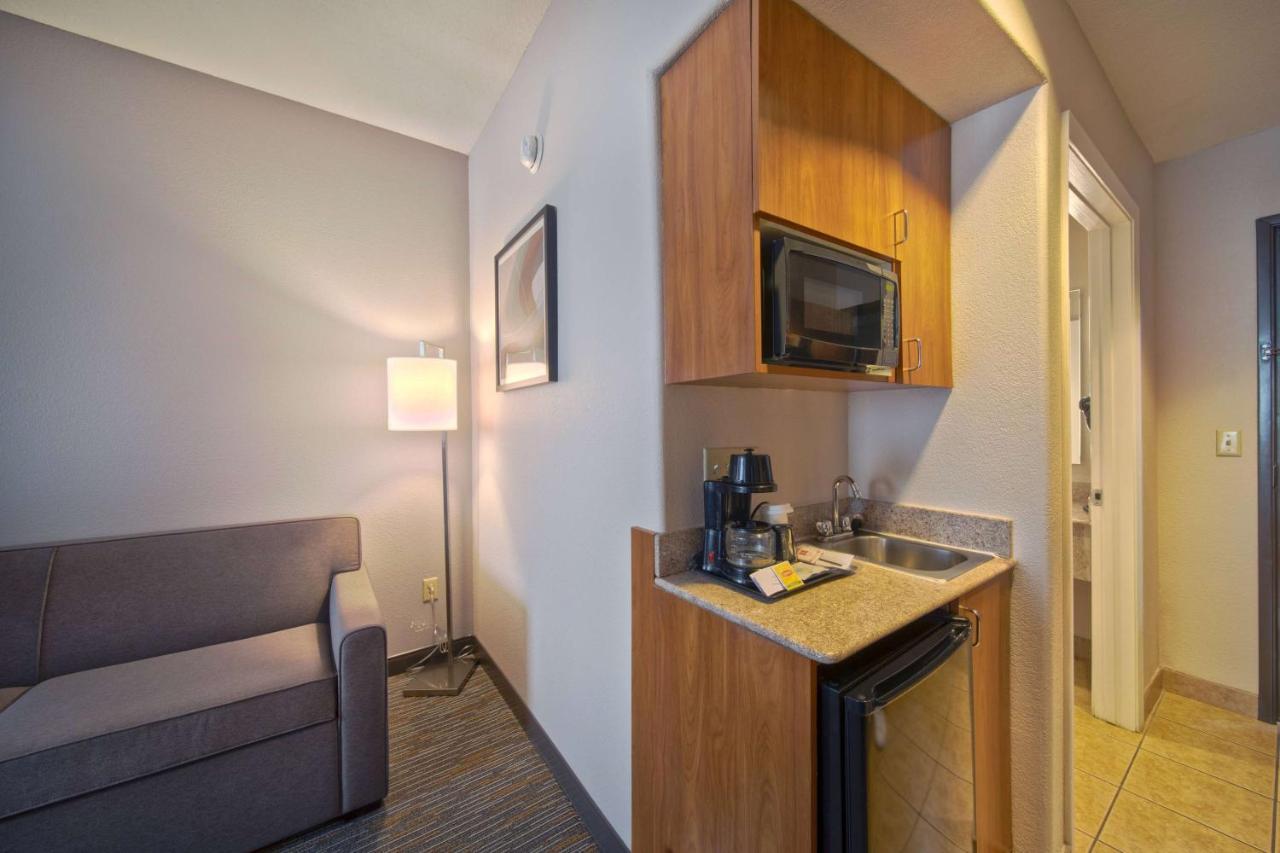 Wingate By Wyndham Houston Bush Intercontinental Airport 2*